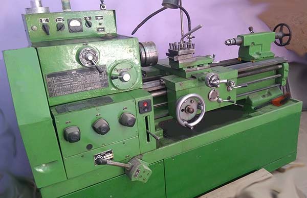 Фото токарно-гвинторізного верстата с1е61пм Фото токарно-гвинторізного верстата с1е61пм